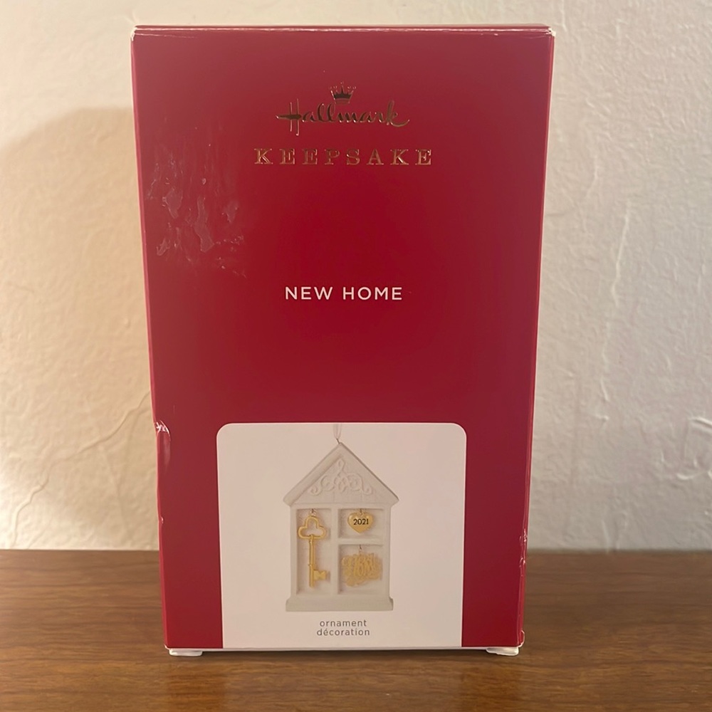 Hallmark Keepsake Christmas Ornament 2021 NEW HOME Porcelain & Metal Key - New